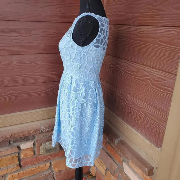BB DAKOTA Women's Blue Floral Lace Tulle Sleeveless Fit and Flare Dress Size 2 - Picture 5 of 12